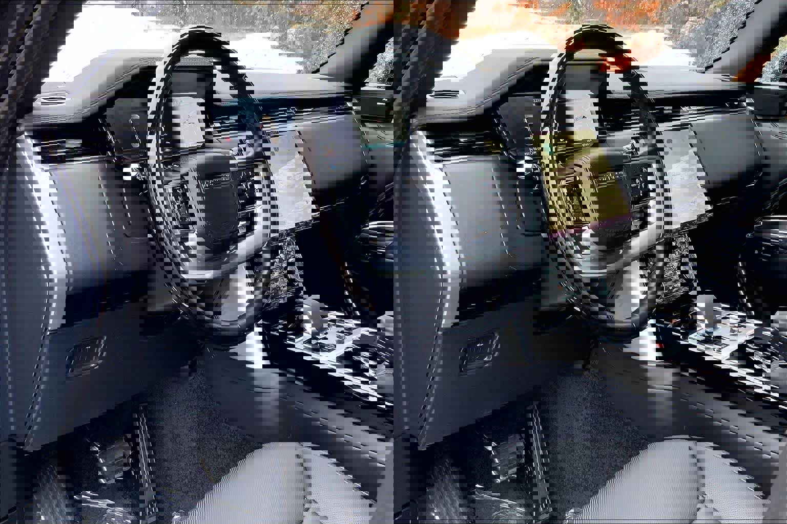 Used 2023 Land Rover Range Rover SE image 16