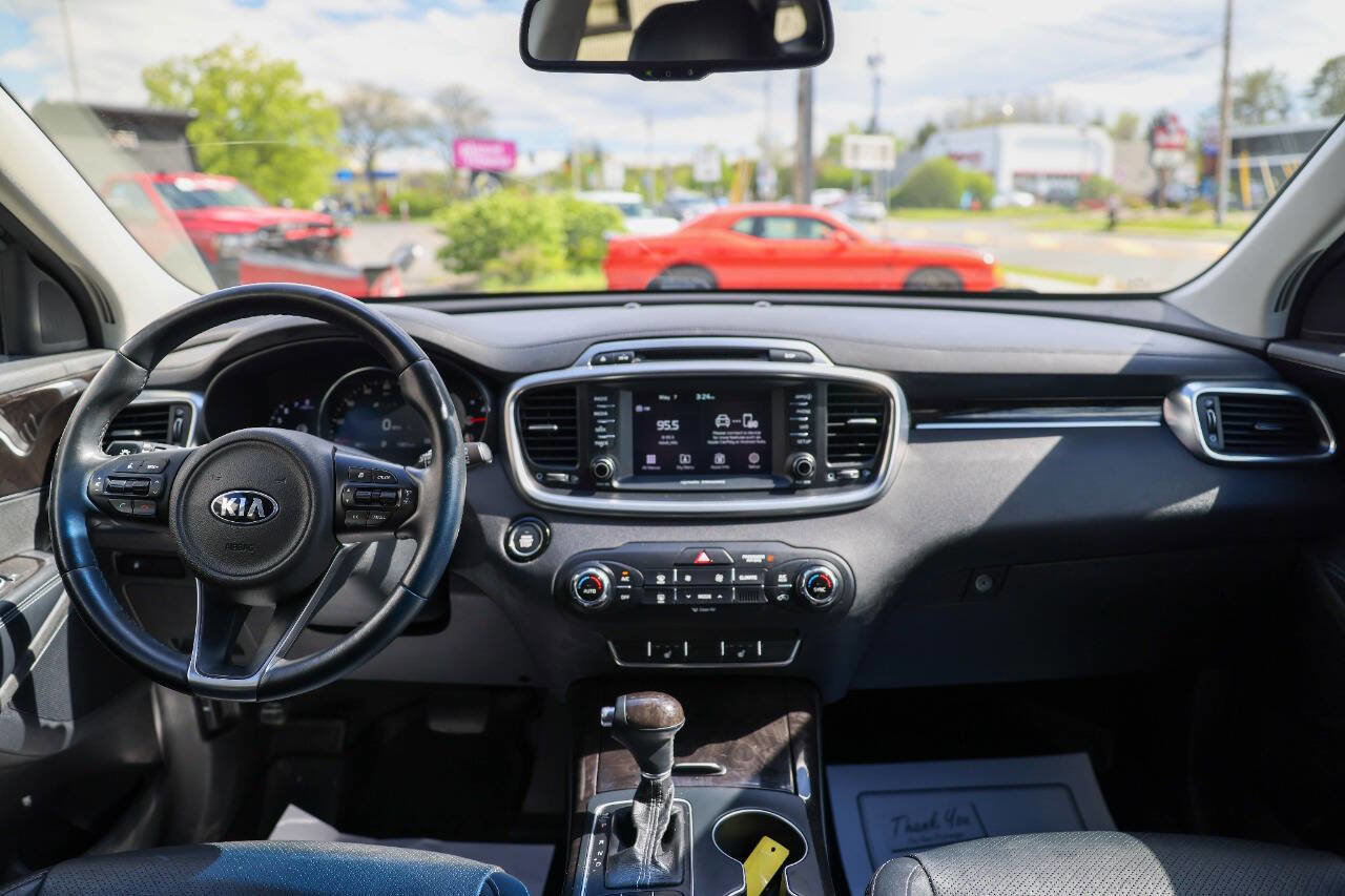 Used 2017 Kia Sorento EX AWD/4WD image 29