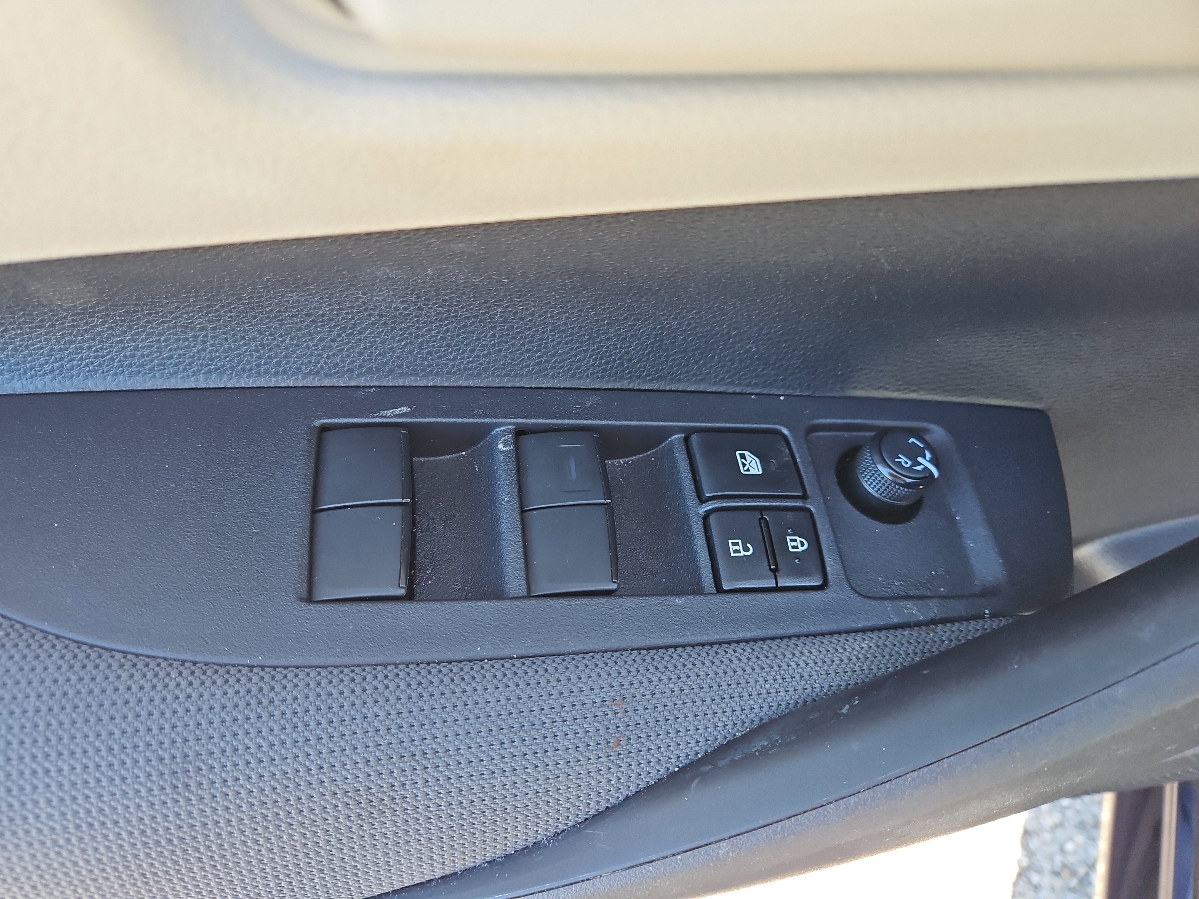 Used 2024 Toyota Corolla LE FWD image 13