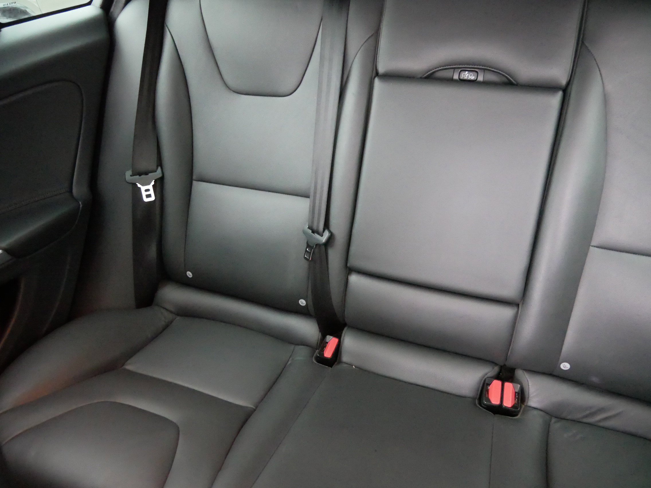 Used 2018 Volvo V60 T5 Cross Country w/ Convenience Package image 12