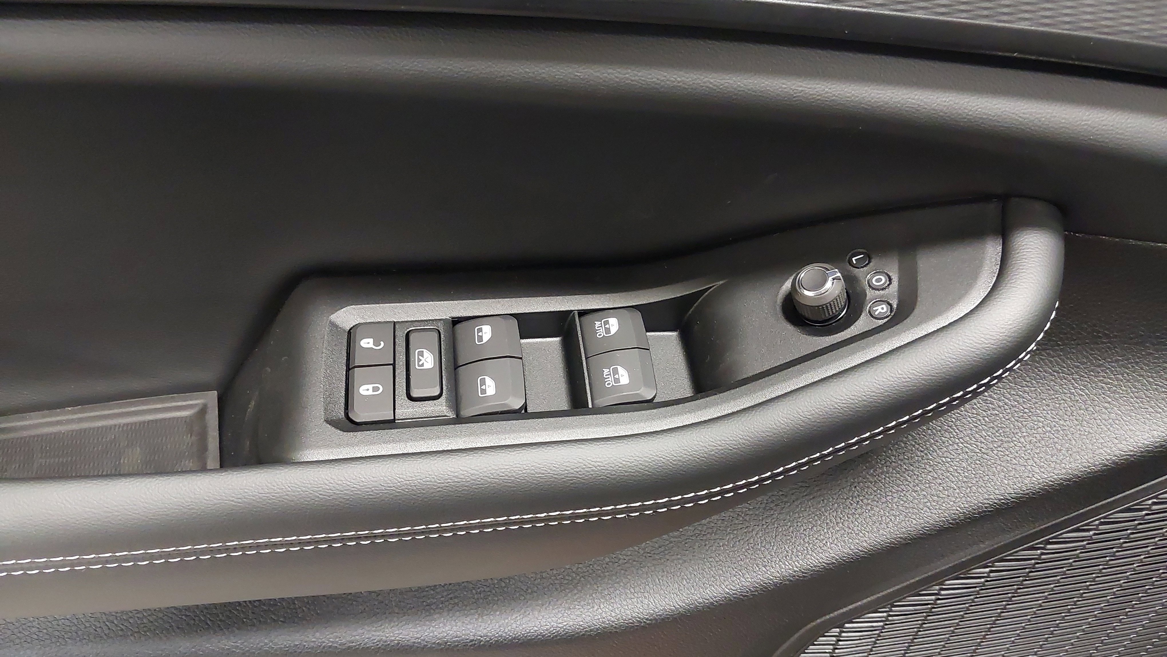 New 2025 Jeep Grand Cherokee Altitude image 25