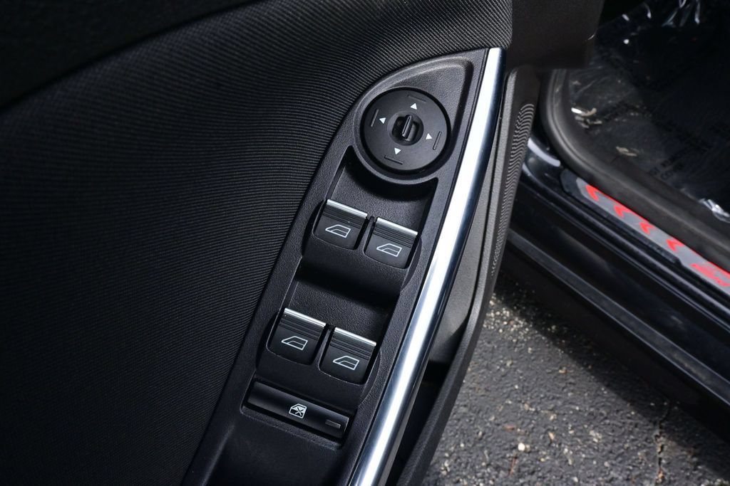 Used 2015 Ford Focus ST FWD image 13