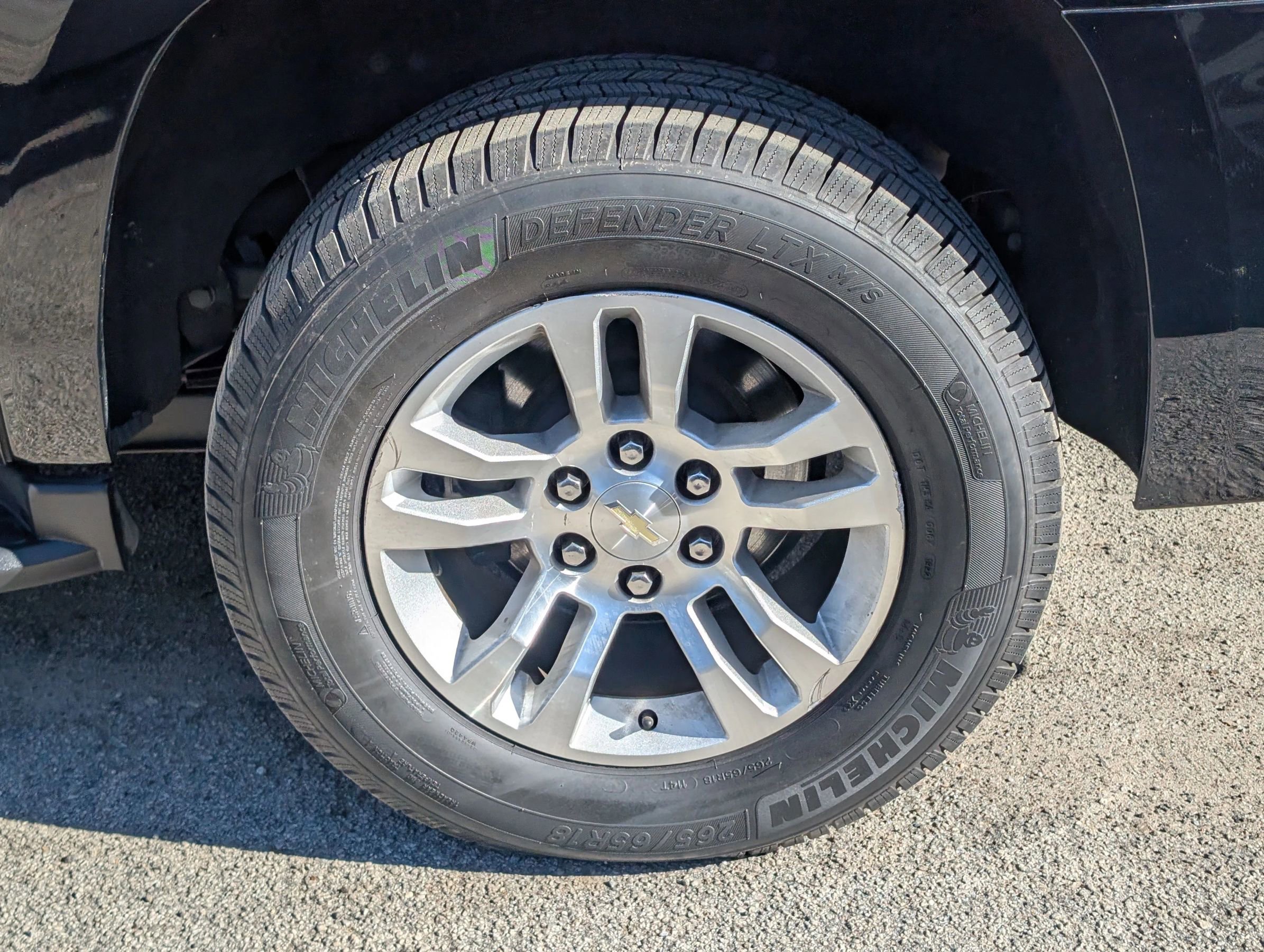 Used 2016 Chevrolet Suburban LT w/ Luxury Package AWD/4WD image 9