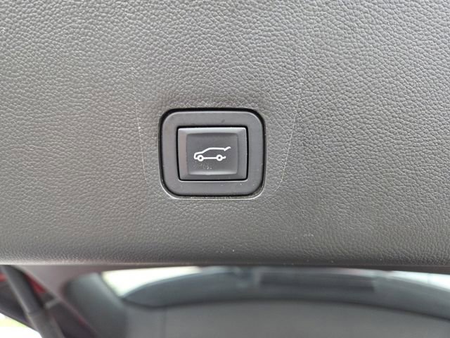 Used 2019 Chevrolet Traverse RS image 18