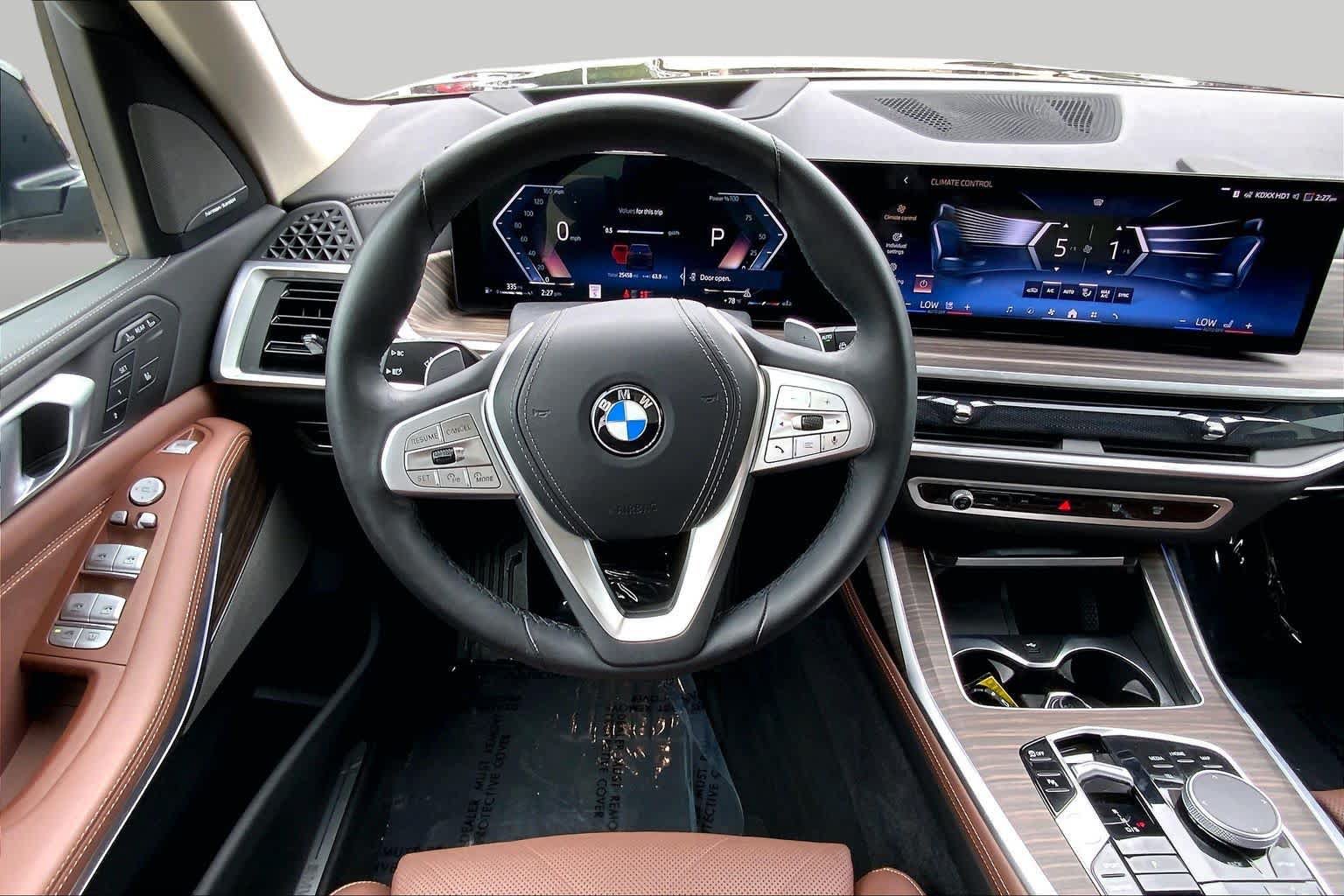 Used 2024 BMW X7 xDrive40i w/ Premium Package AWD/4WD image 6