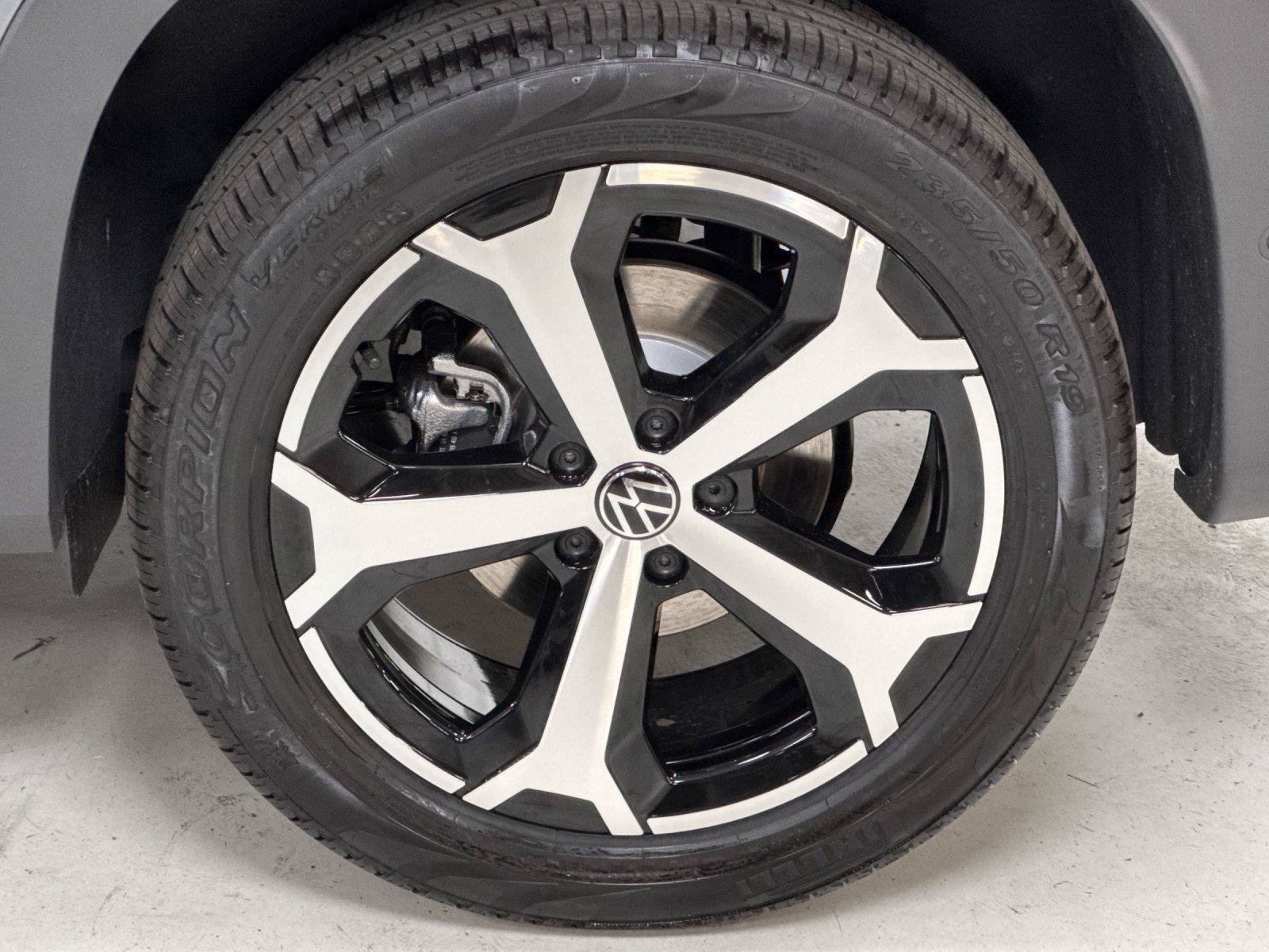 New 2026 Volkswagen Tiguan SE AWD/4WD image 24