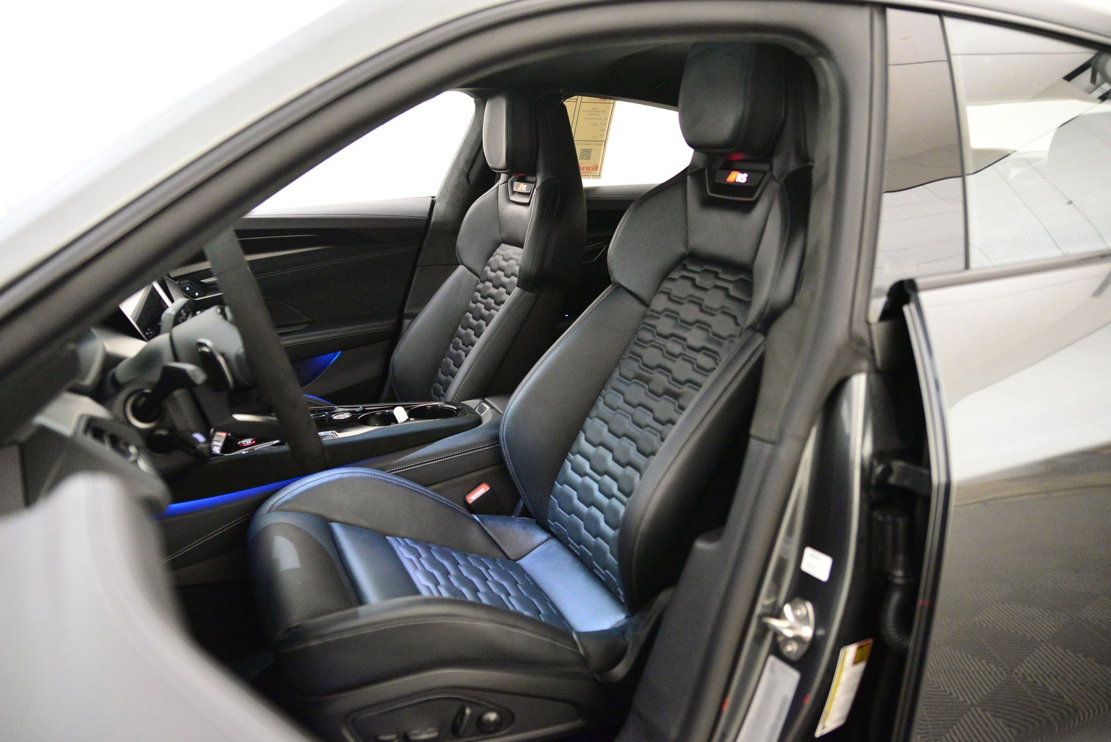 New 2025 Audi RS e-tron GT performance image 25