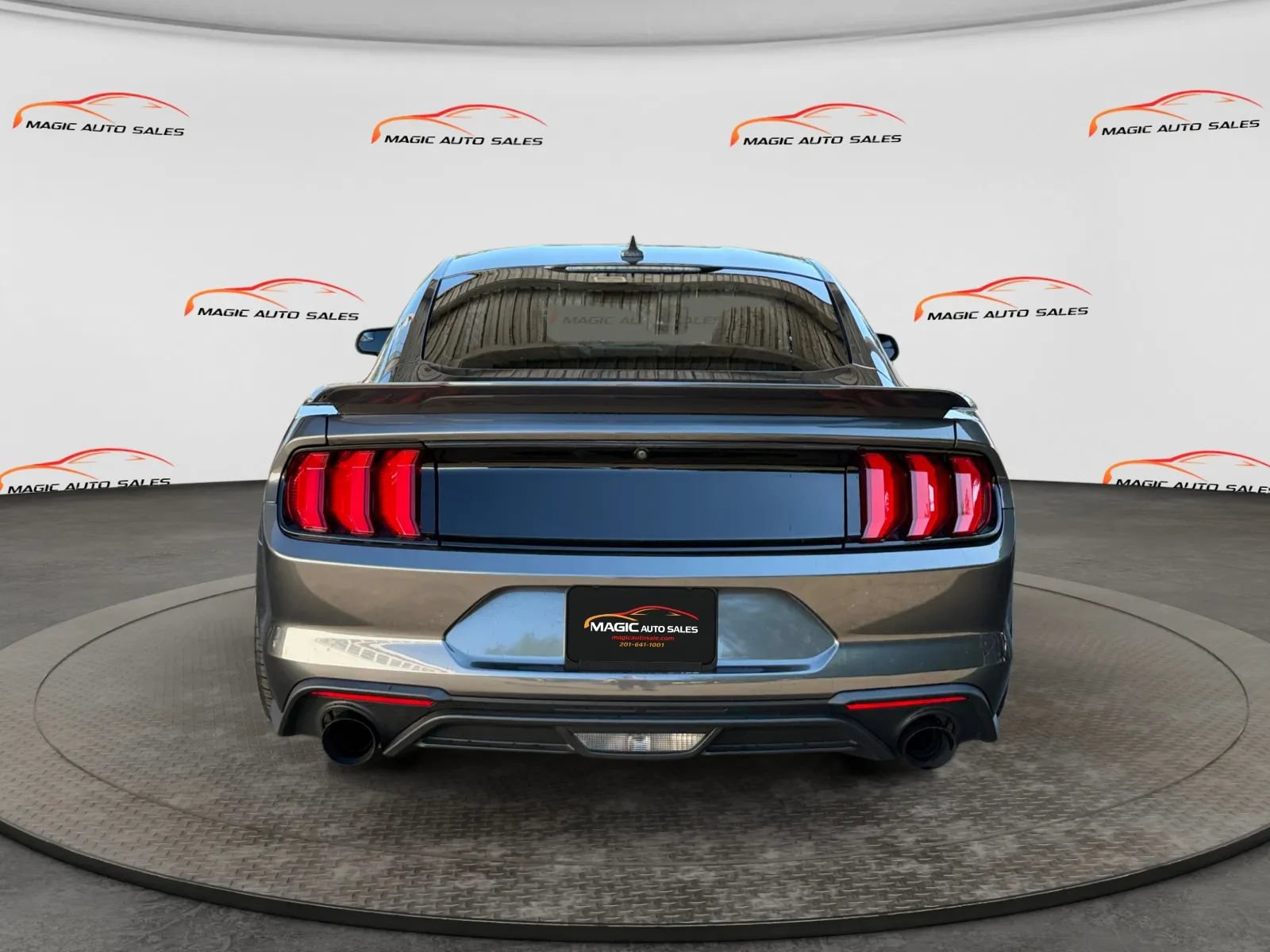 Used 2020 Ford Mustang Coupe RWD image 9