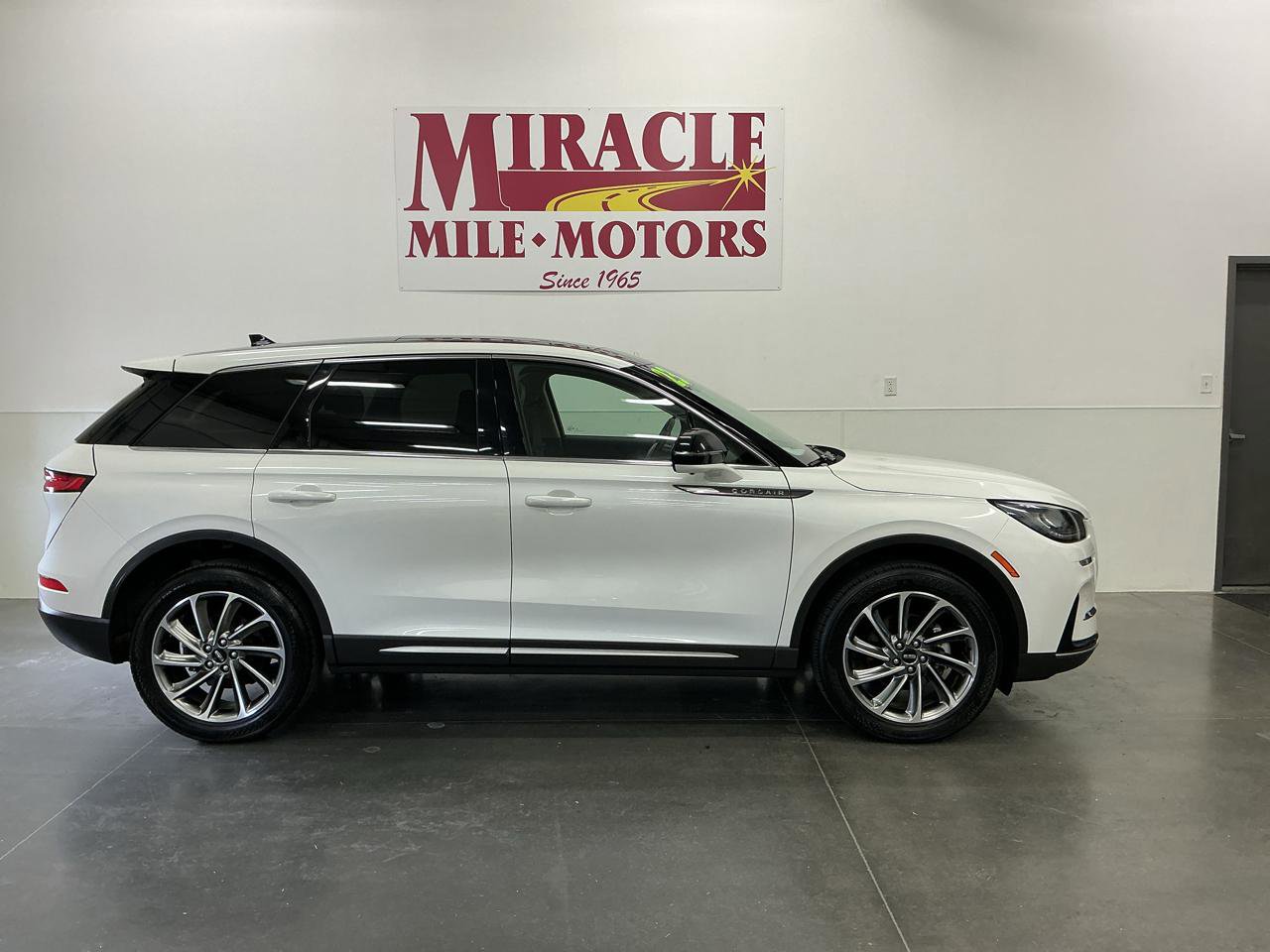 Used 2023 Lincoln Corsair AWD w/ Equipment Group 101A image 6