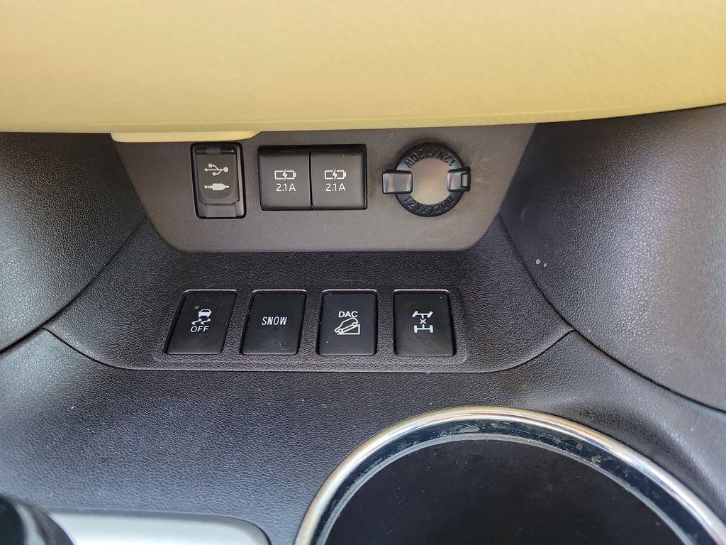 Used 2017 Toyota Highlander XLE image 34