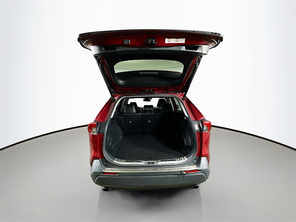 Used 2019 Toyota RAV4 XLE Premium image 34