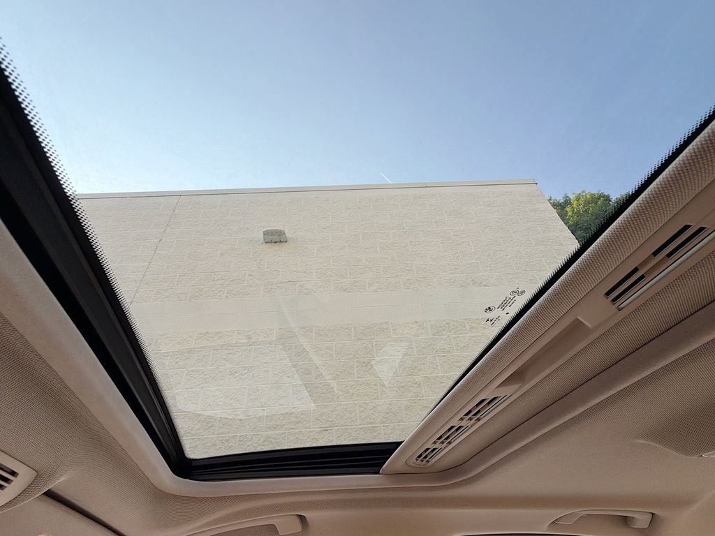 Used 2014 BMW 328i xDrive Sedan AWD/4WD image 14