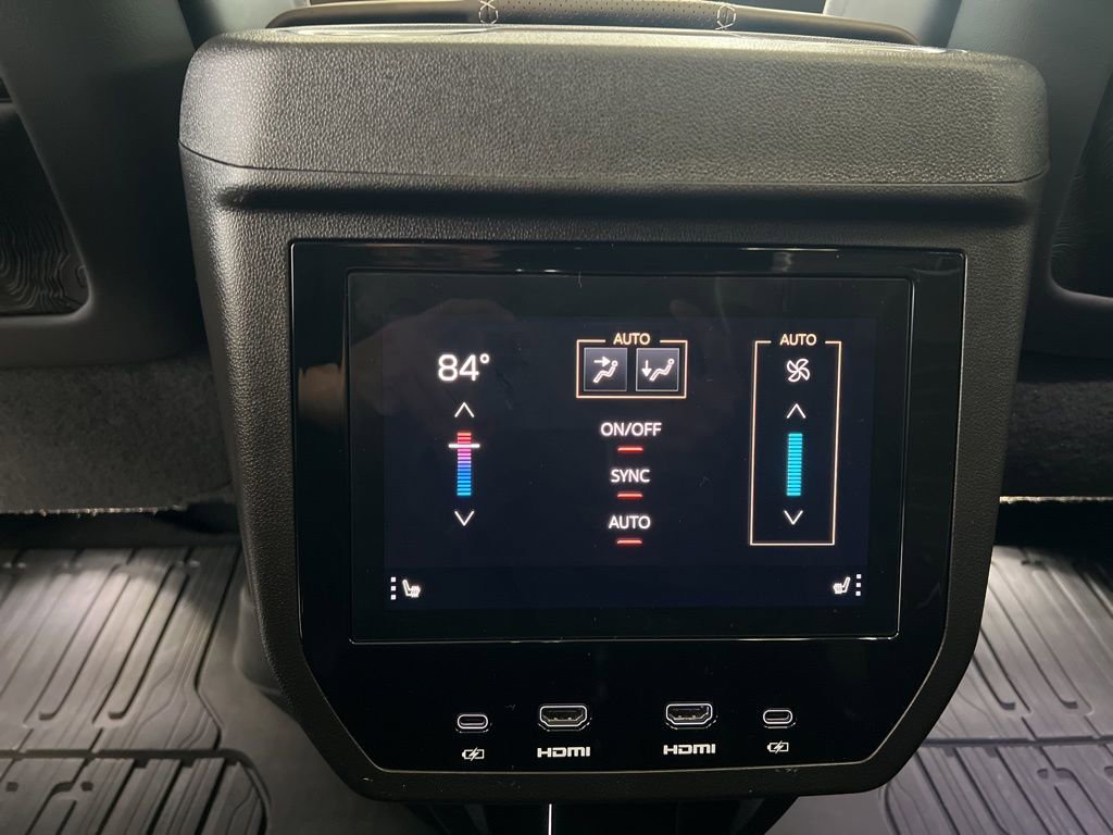 Used 2026 GMC Yukon XL Denali Ultimate w/ LPO, Illumination Package image 33