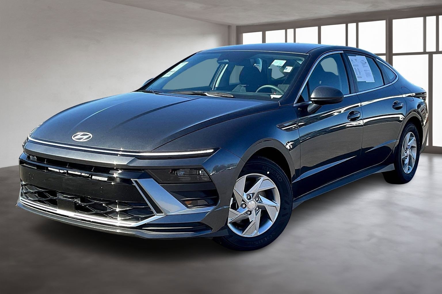 Used 2025 Hyundai Sonata SE image 3