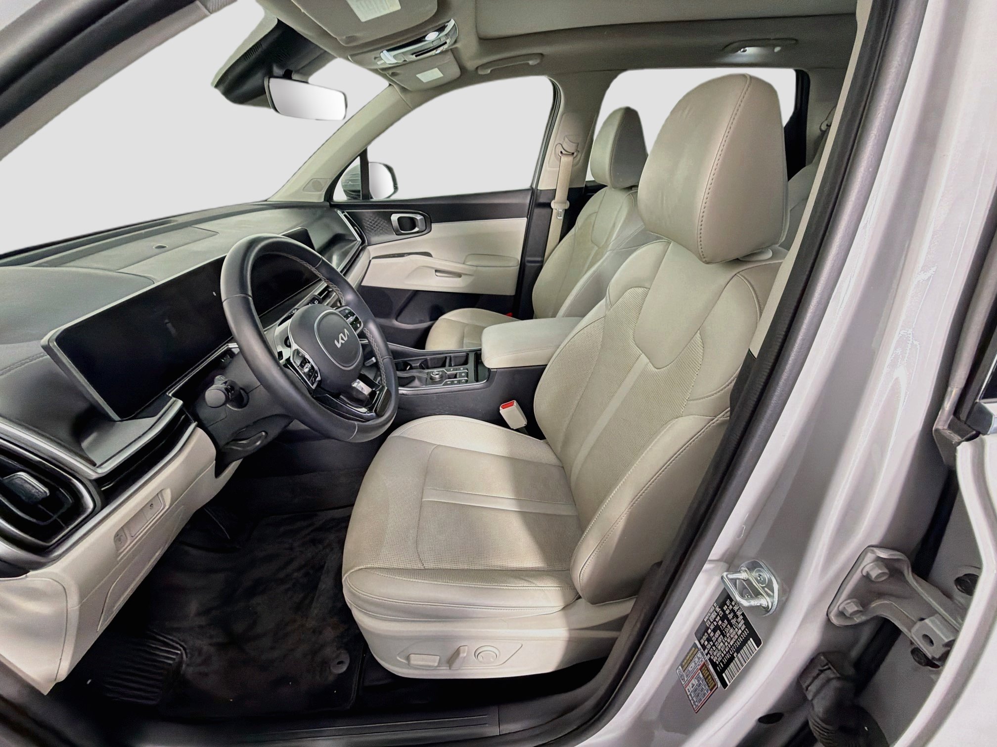 Used 2025 Kia Sorento S w/ Panoramic Sunroof Package FWD image 13