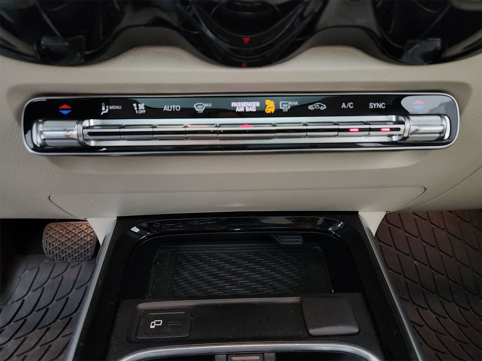 Used 2021 Mercedes-Benz GLB 250 4MATIC image 29