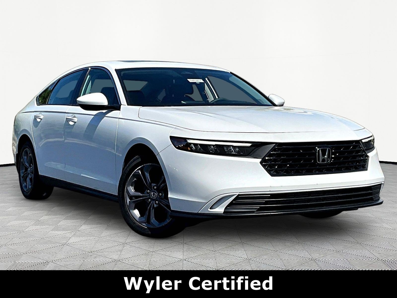 Used 2023 Honda Accord EX image 3