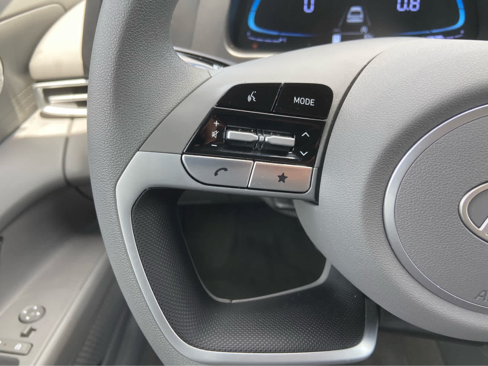 Used 2026 Hyundai Elantra SE FWD image 20