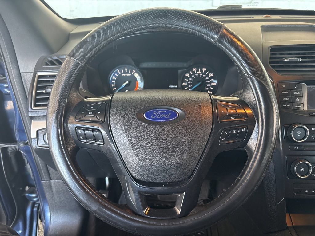 Used 2016 Ford Explorer XLT AWD/4WD image 13