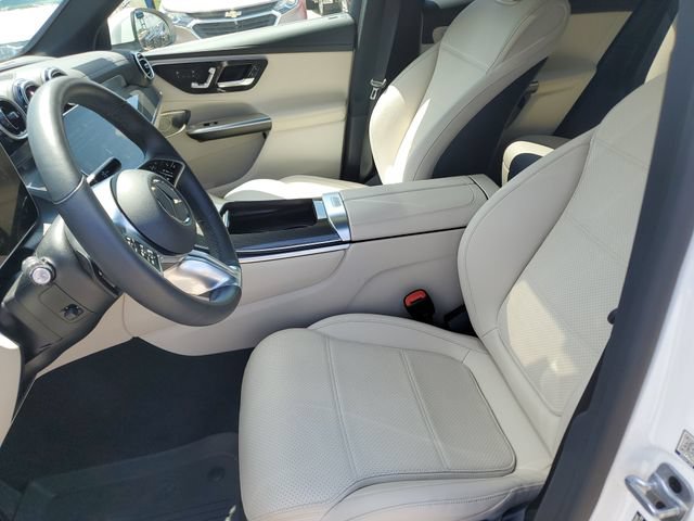 Used 2023 Mercedes-Benz GLC 300 4MATIC image 16