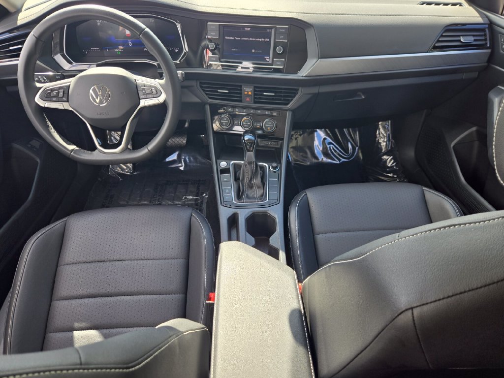 Certified 2024 Volkswagen Jetta SE w/ Panoramic Sunroof Package FWD image 13