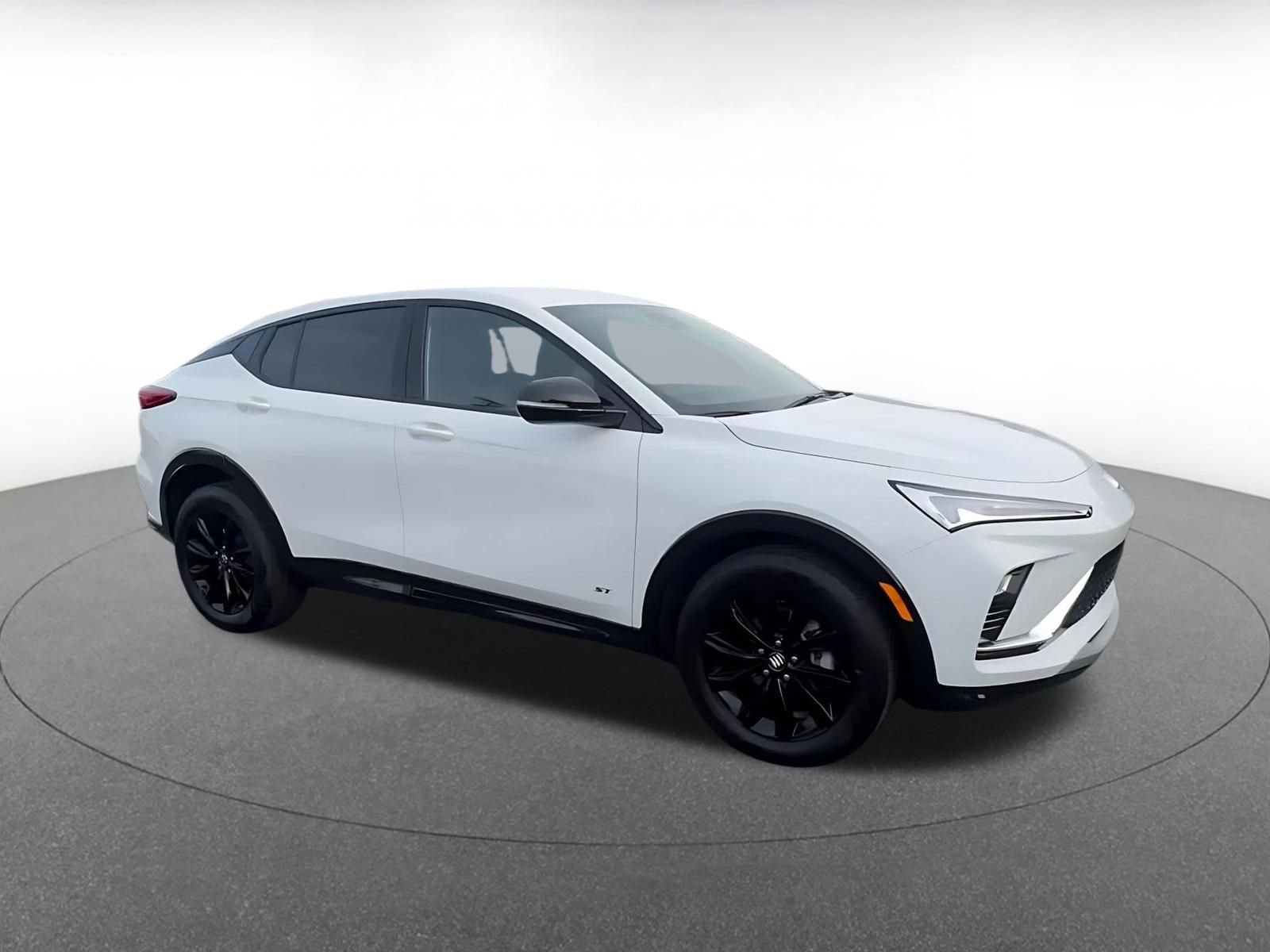 Used 2025 Buick Envista Sport Touring image 2