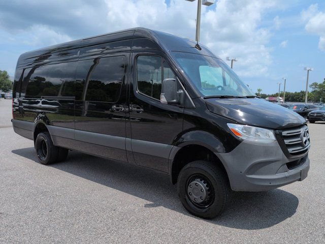 Used 2024 Mercedes-Benz Sprinter 3500 image 2