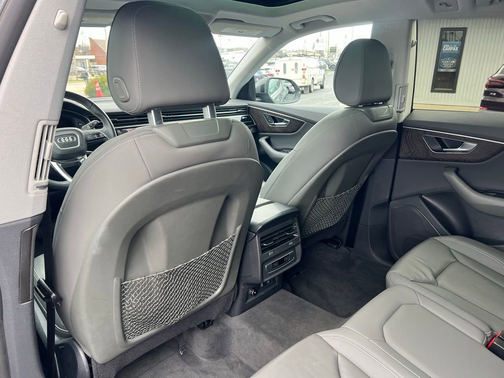 Used 2022 Audi Q8 Premium image 17
