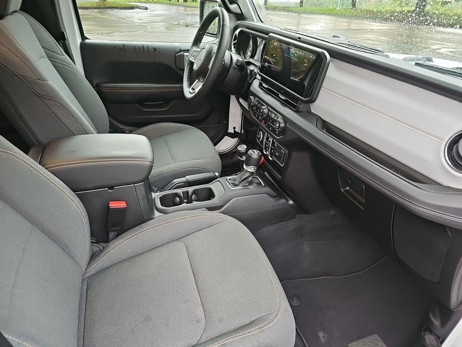 Used 2025 Jeep Wrangler Unlimited Sahara AWD/4WD image 10