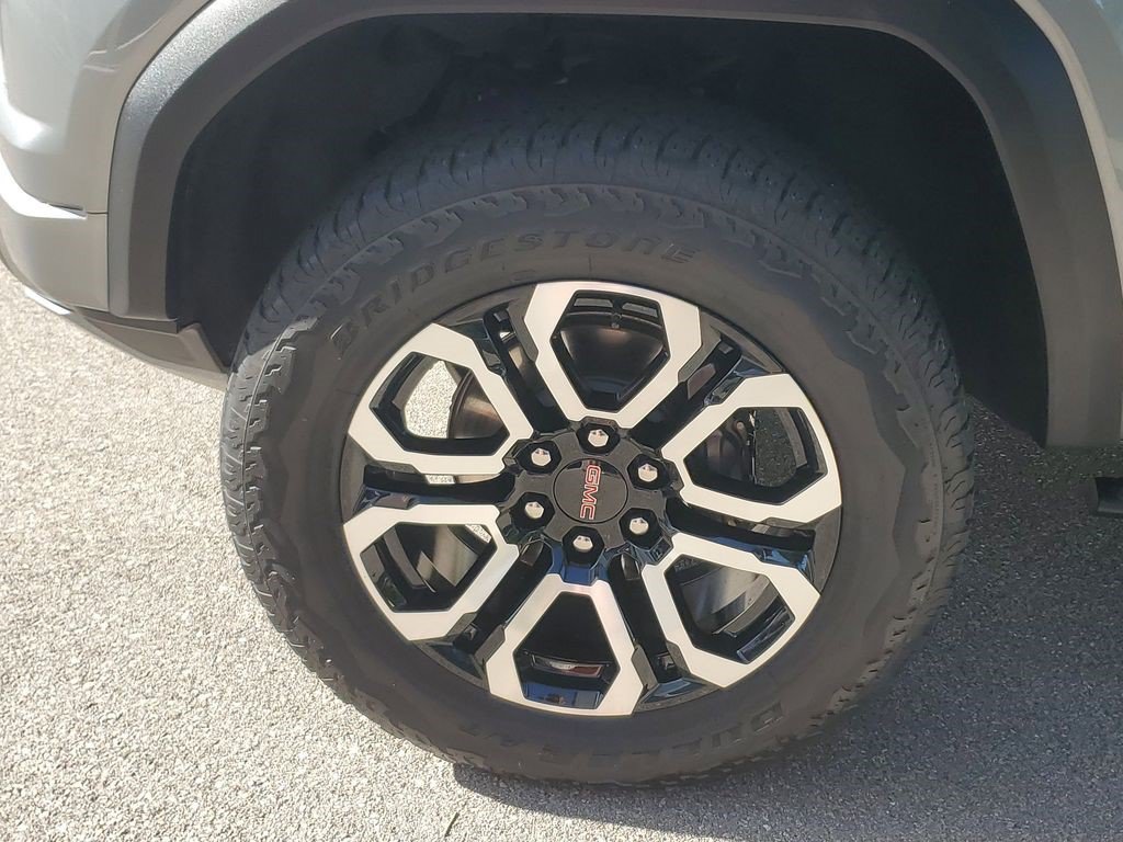 Certified 2025 GMC Canyon AT4 w/ Nightfall Edition AWD/4WD image 10