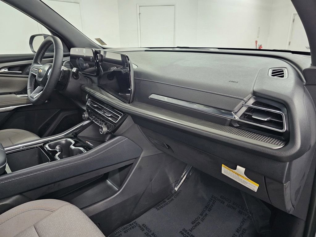 Used 2026 Chevrolet Traverse LT w/ Driver Confidence Package image 12