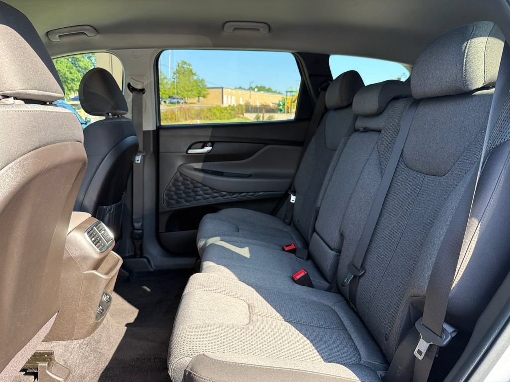 Used 2020 Hyundai Santa Fe SE FWD image 25