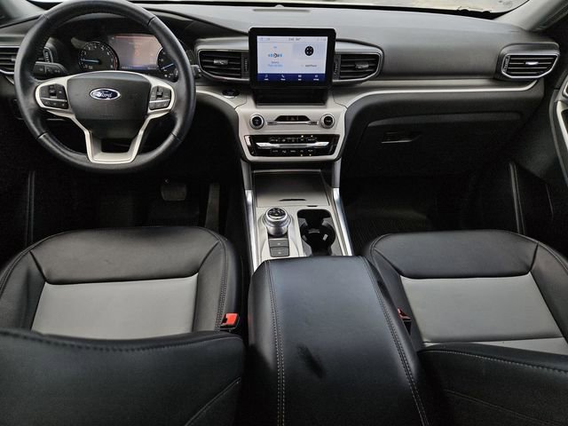 Used 2023 Ford Explorer XLT w/ Equipment Group 202A image 6