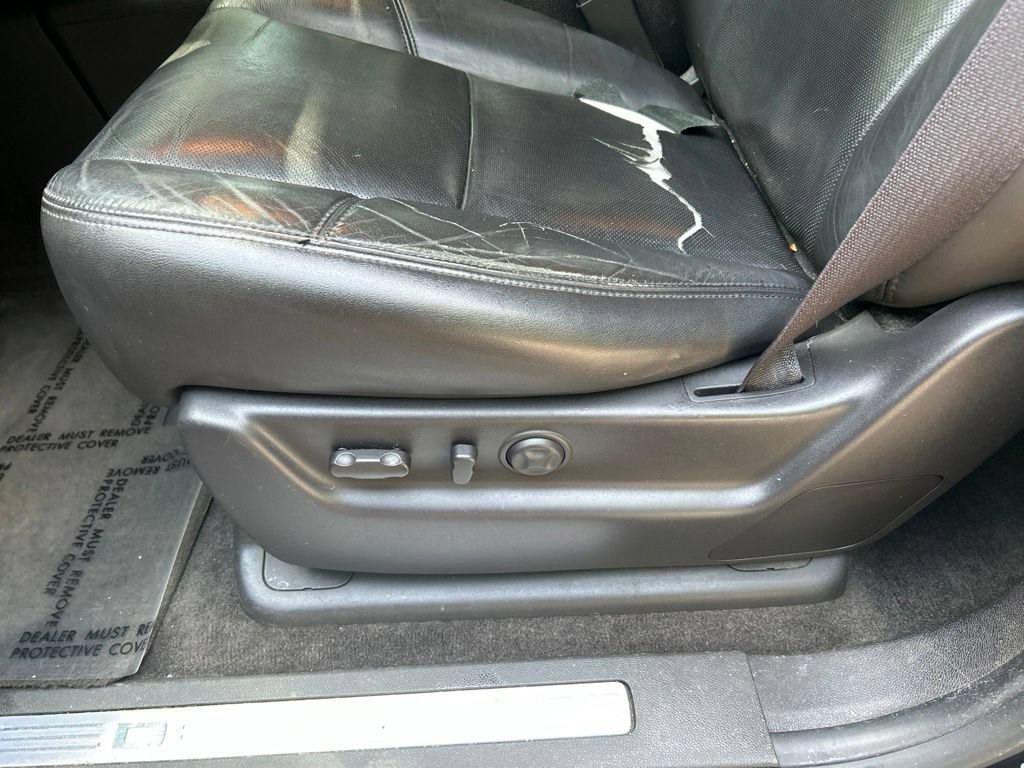 Used 2014 GMC Yukon XL Denali AWD/4WD image 17