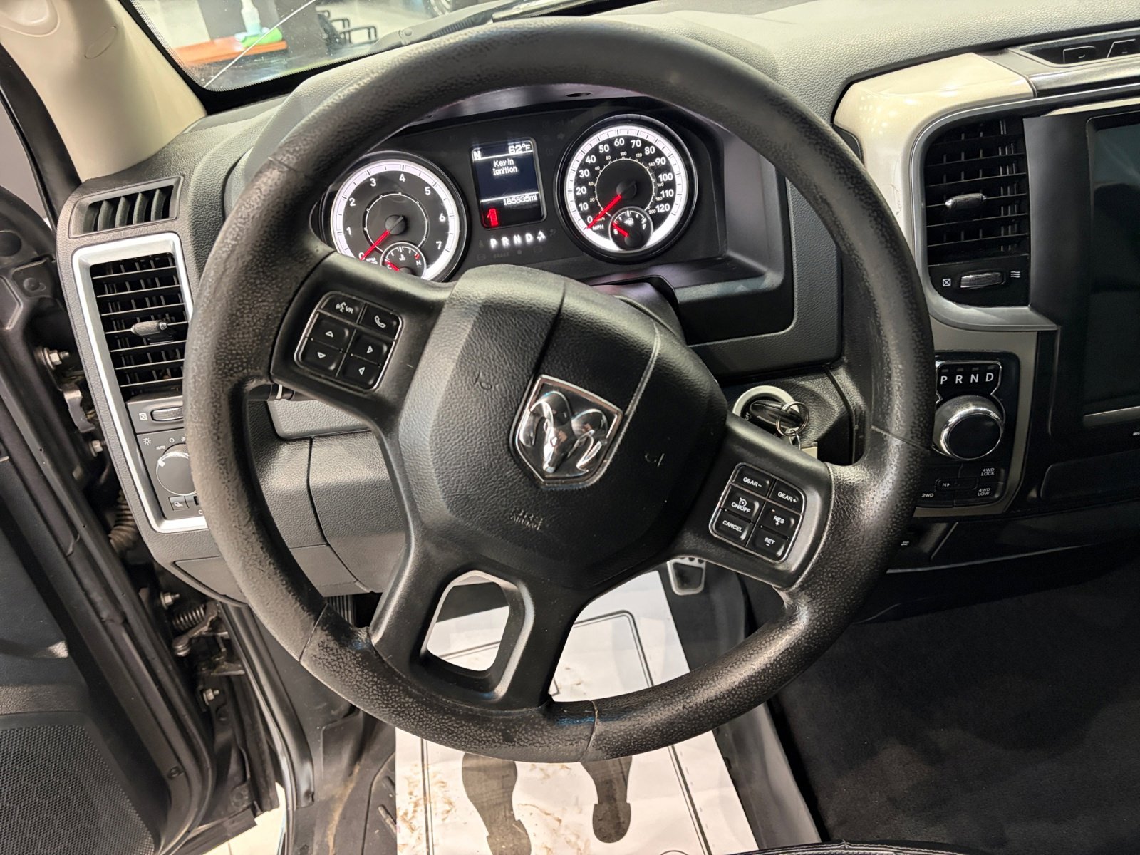 Used 2017 RAM 1500 Classic SLT AWD/4WD image 9
