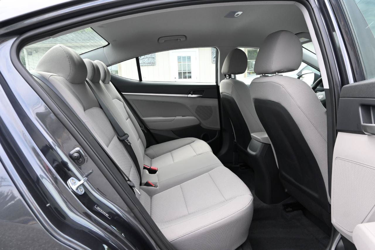 Used 2020 Hyundai Elantra SE FWD image 30
