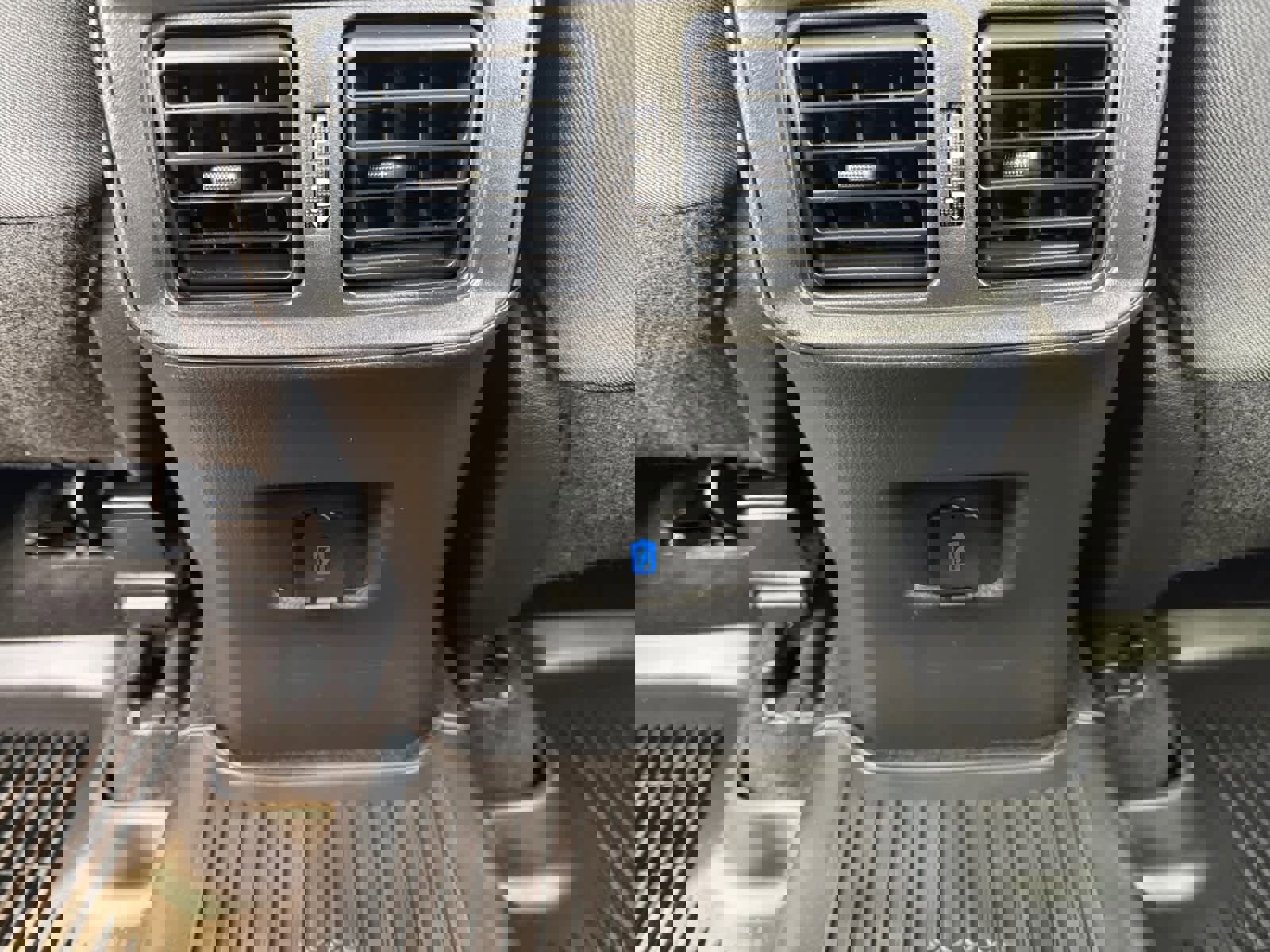 Used 2023 Toyota RAV4 LE image 12