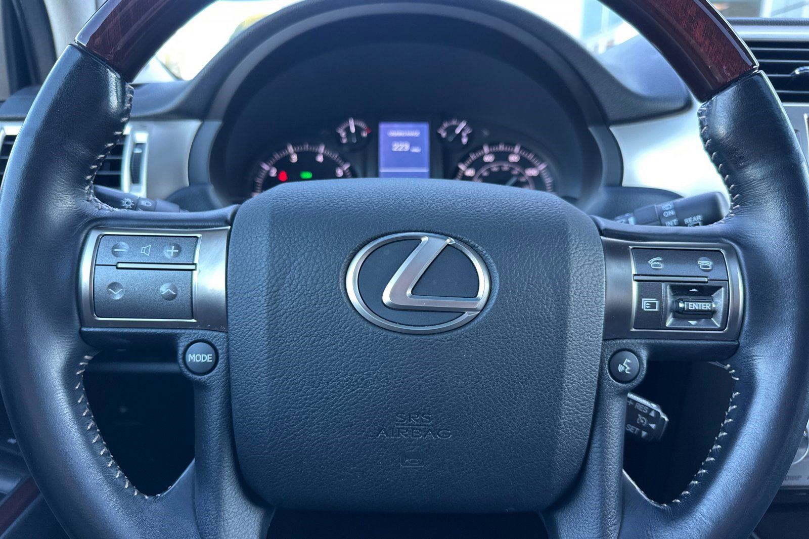 Used 2017 Lexus GX 460 Premium image 29