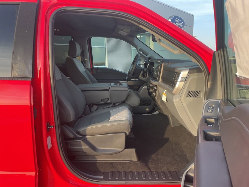 New 2026 Ford F250 XLT w/ XLT Premium Package image 25