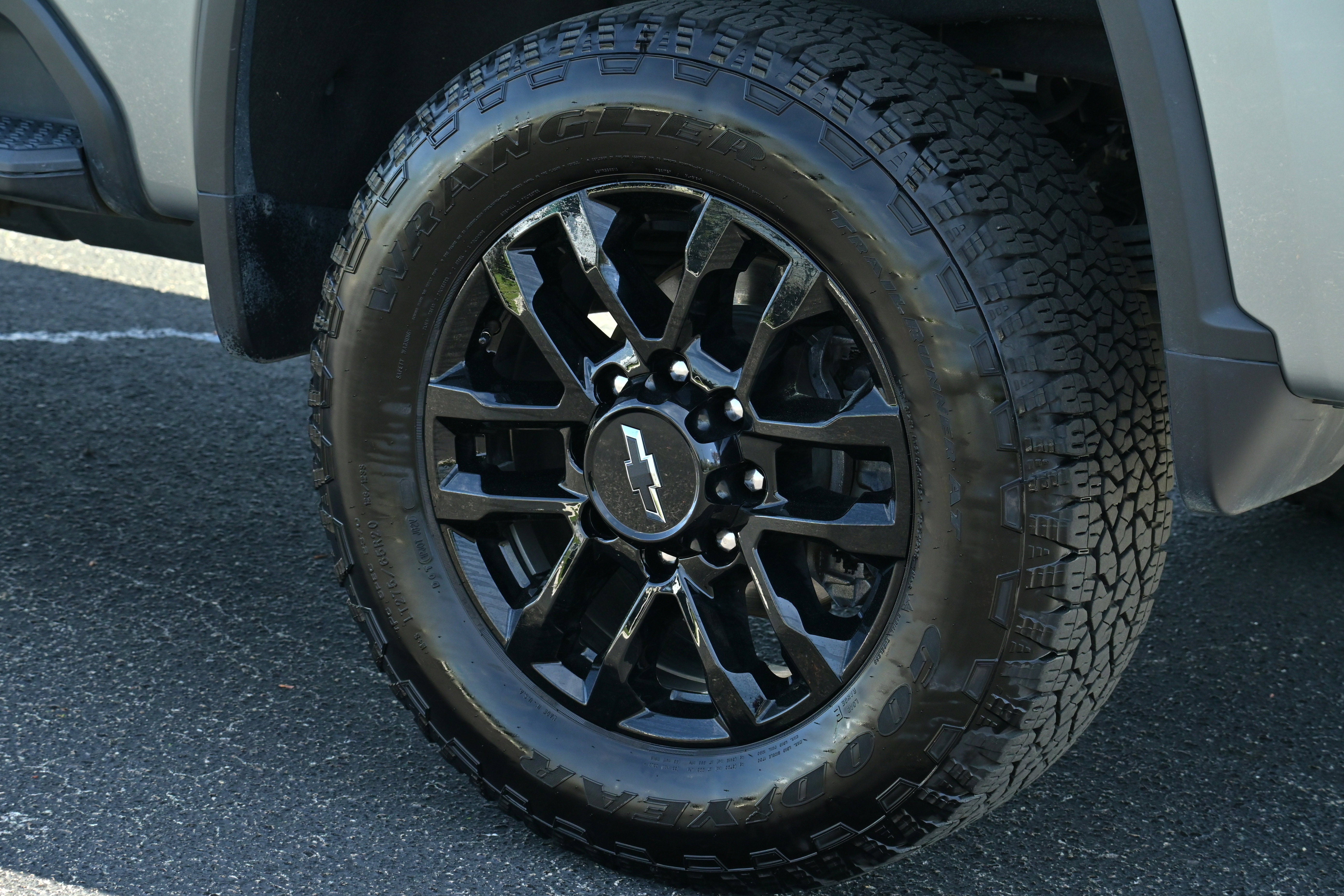 Used 2024 Chevrolet Silverado 2500 LTZ image 34