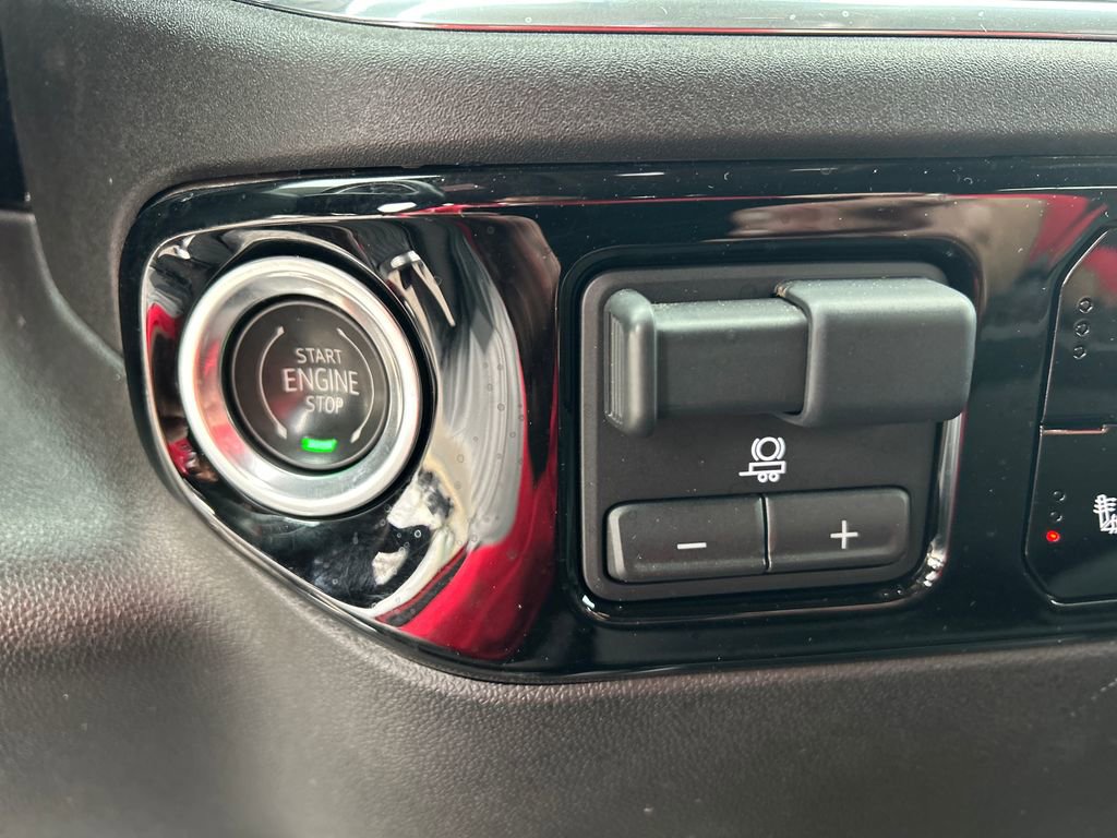 Used 2024 Chevrolet Silverado 3500 LT w/ Convenience Package image 23