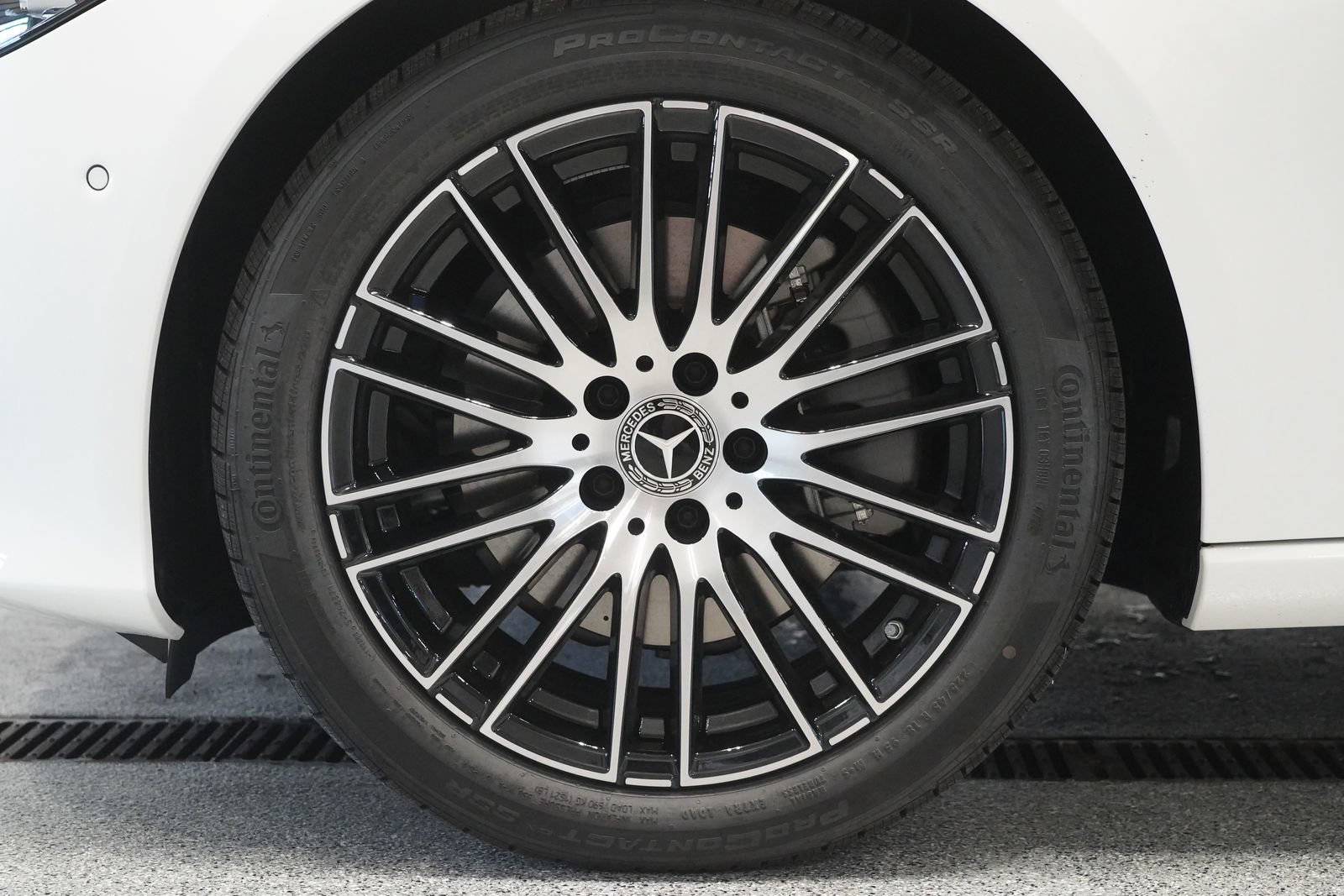 New 2026 Mercedes-Benz C 300 4MATIC Sedan image 11