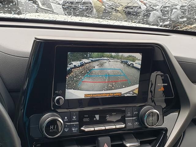 Used 2023 Toyota Highlander LE image 18