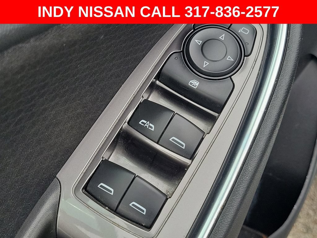 Used 2016 Chevrolet Malibu LT FWD image 17