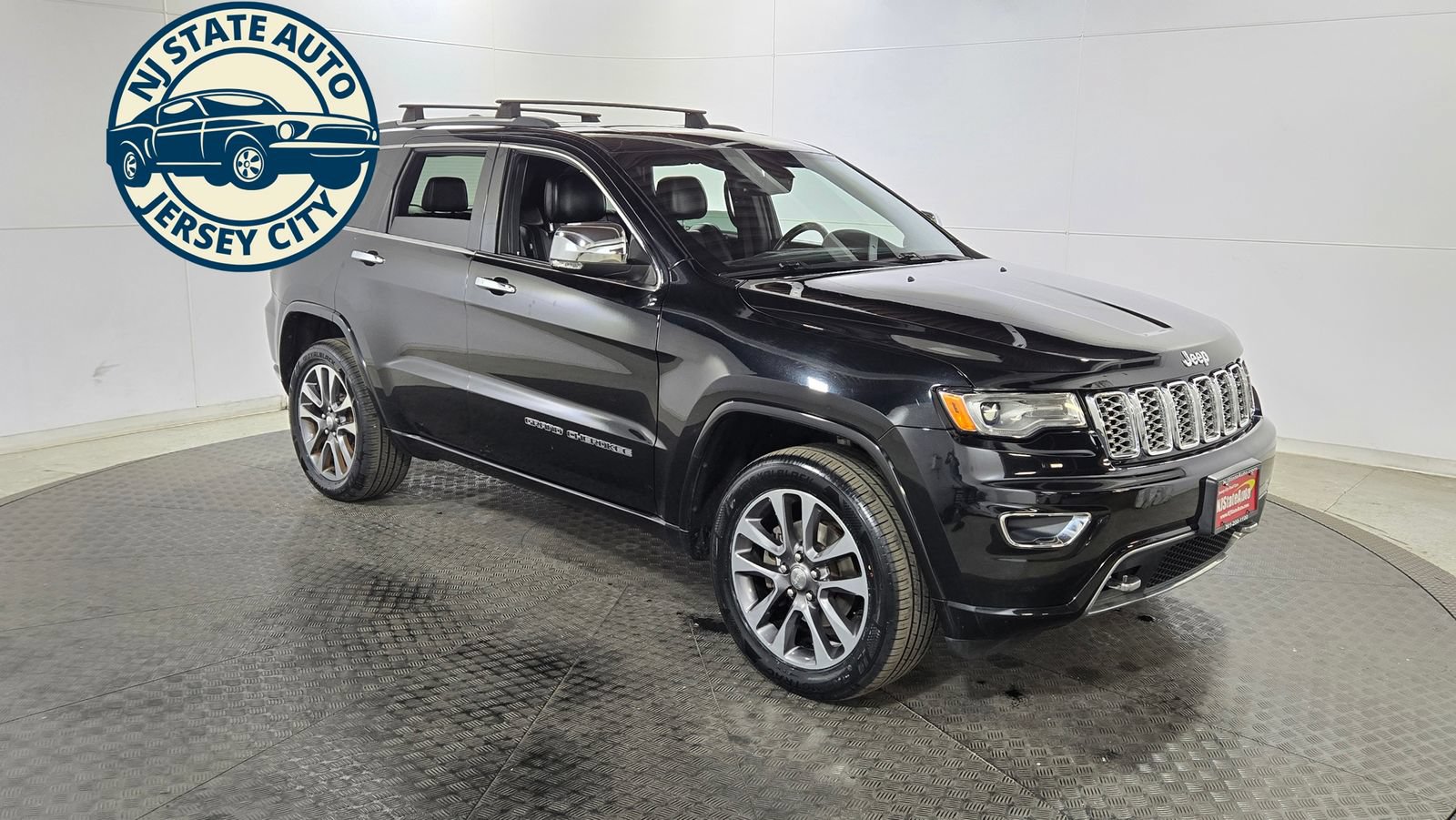 Used 2017 Jeep Grand Cherokee Overland AWD/4WD image 9