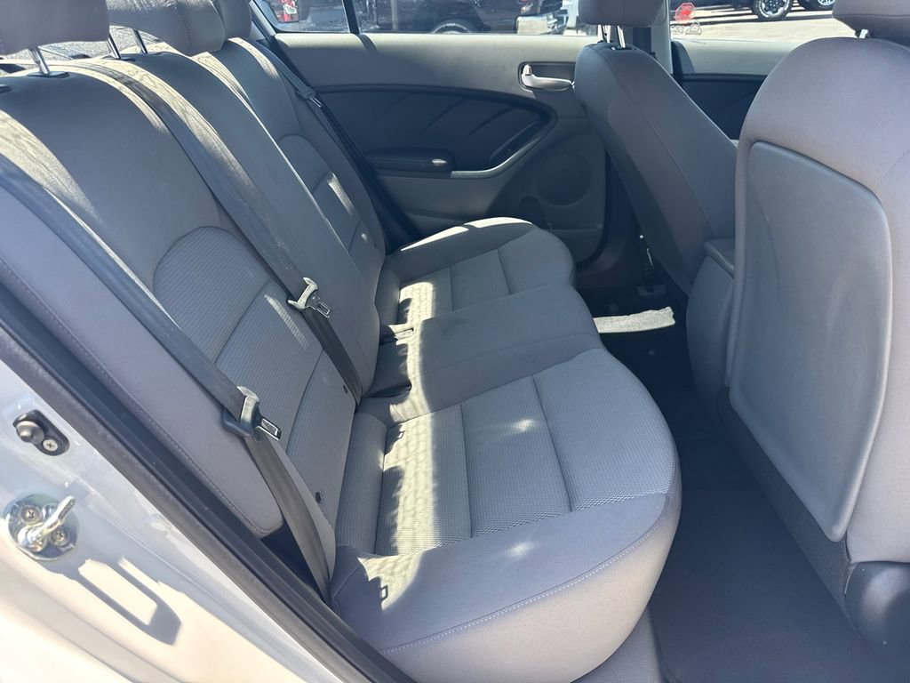 Used 2017 Kia Forte LX image 16