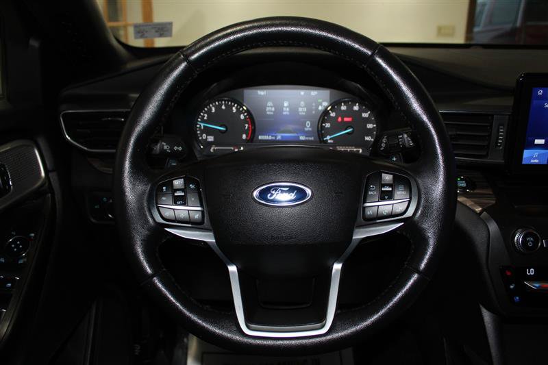 Used 2020 Ford Explorer Limited RWD image 17