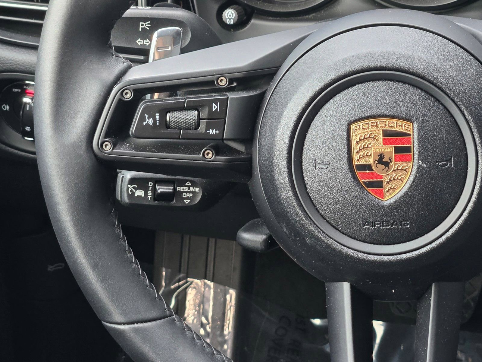 Used 2025 Porsche Macan AWD/4WD image 18