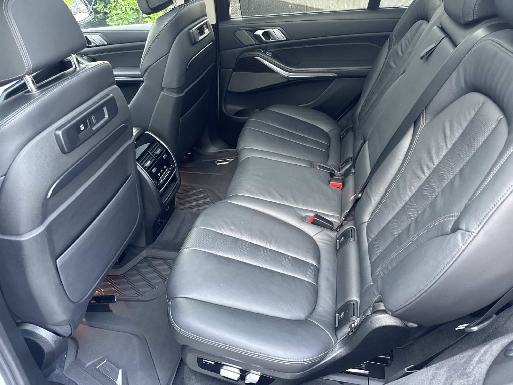 Used 2019 BMW X7 xDrive40i w/ Premium Package AWD/4WD image 16