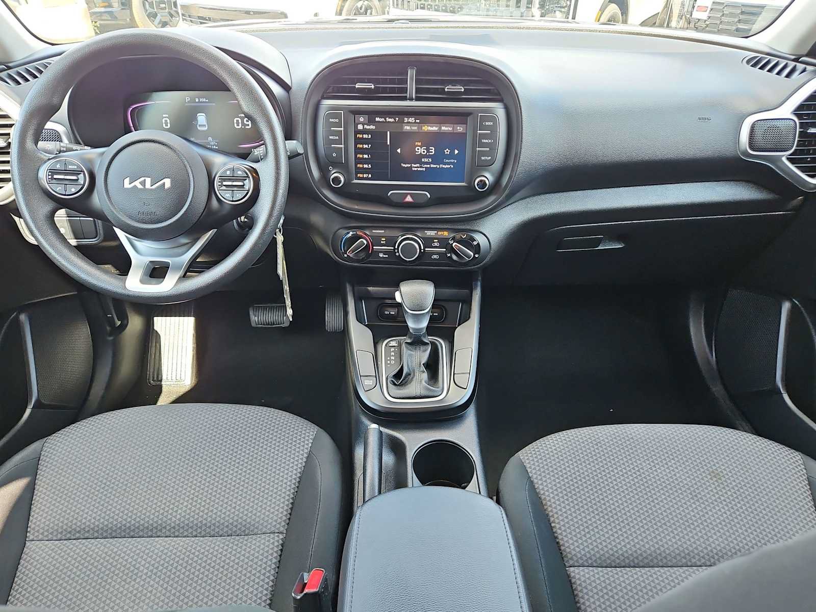 Certified 2024 Kia Soul LX w/ Option Group 015 FWD image 13